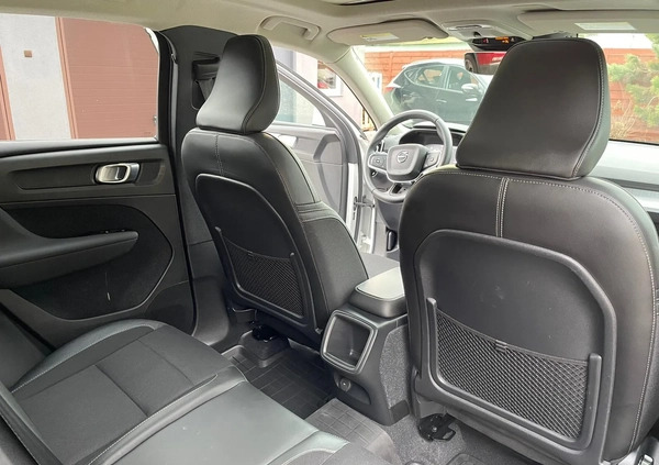 Volvo XC 40 cena 120000 przebieg: 41000, rok produkcji 2020 z Warszawa małe 436